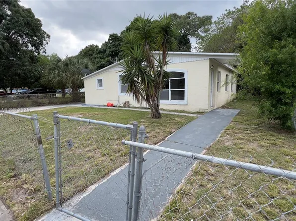 607 N 19th St, Fort Pierce, FL 34950