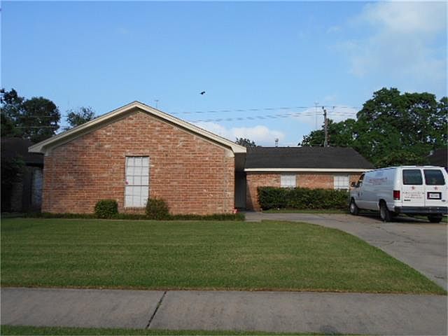 1st image of 3903 Glen Cove Cir