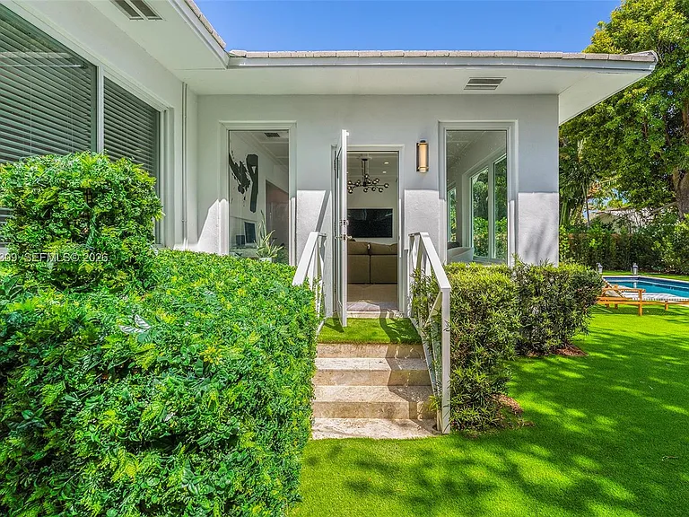 6145 La Gorce Dr — Photo 3