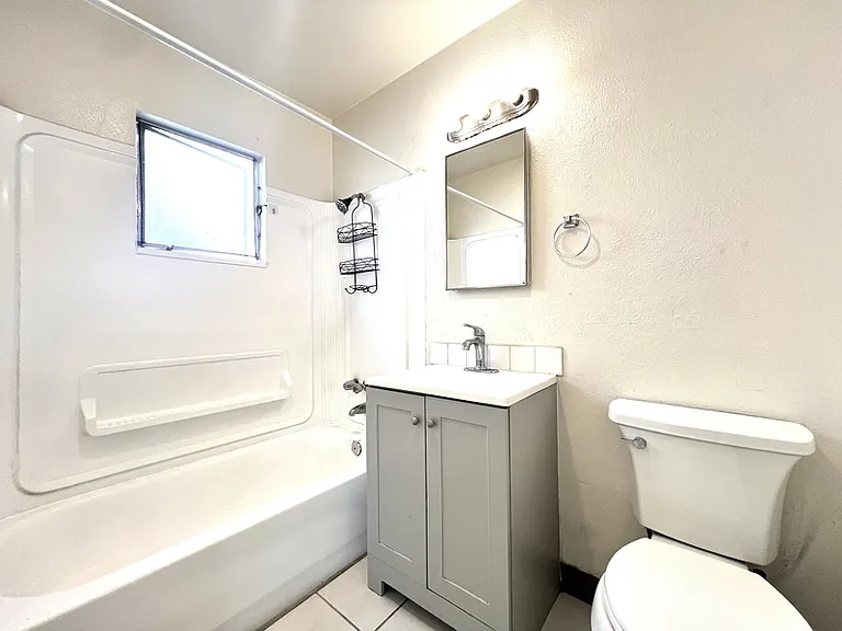 2160 Grand Ave — Photo 11