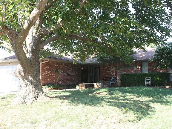 317 Pheasant Run front