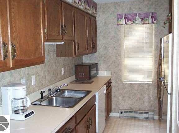 5th image of 5521 Golfview Ct #6