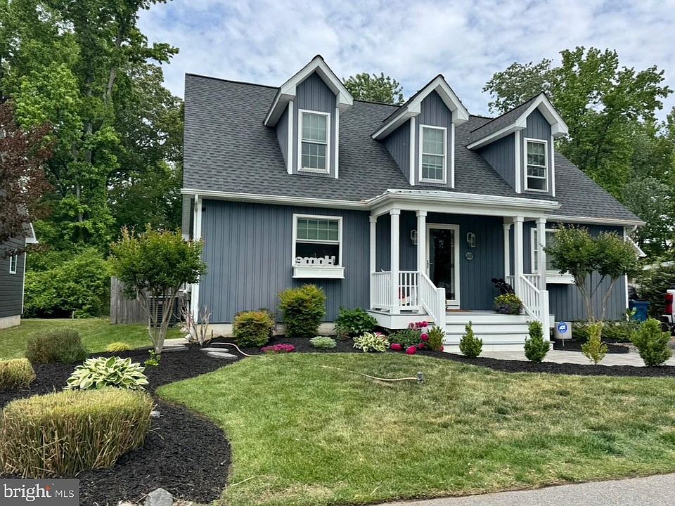 1st image of 207 Brooks Ln