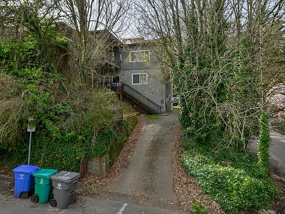 3rd image of 3204 SW 10th Ave