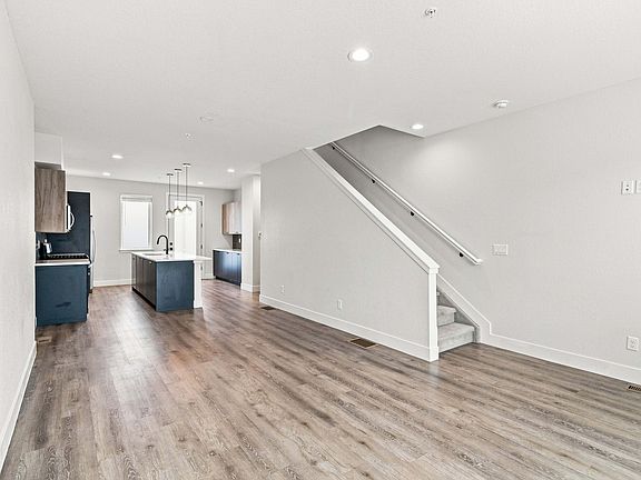 3rd image of 5256 W 16th Ave