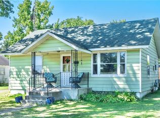 504 N Bond St, Altamont, IL 62411