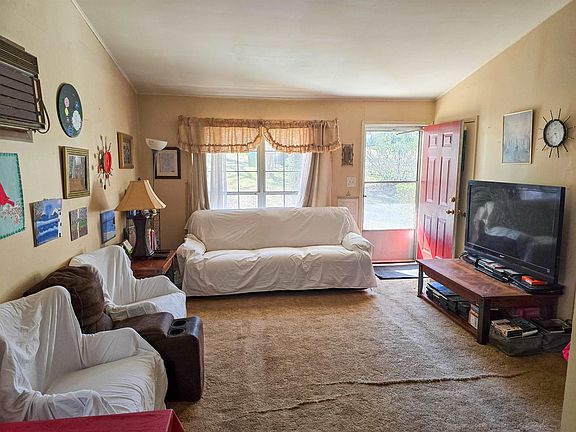 3rd image of 208 Wallace Dr
