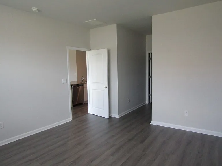 2165 Ainsley Dr — Photo 18