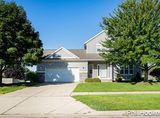 2125 Orchard Ridge Dr NW, Grand Rapids, MI 49534