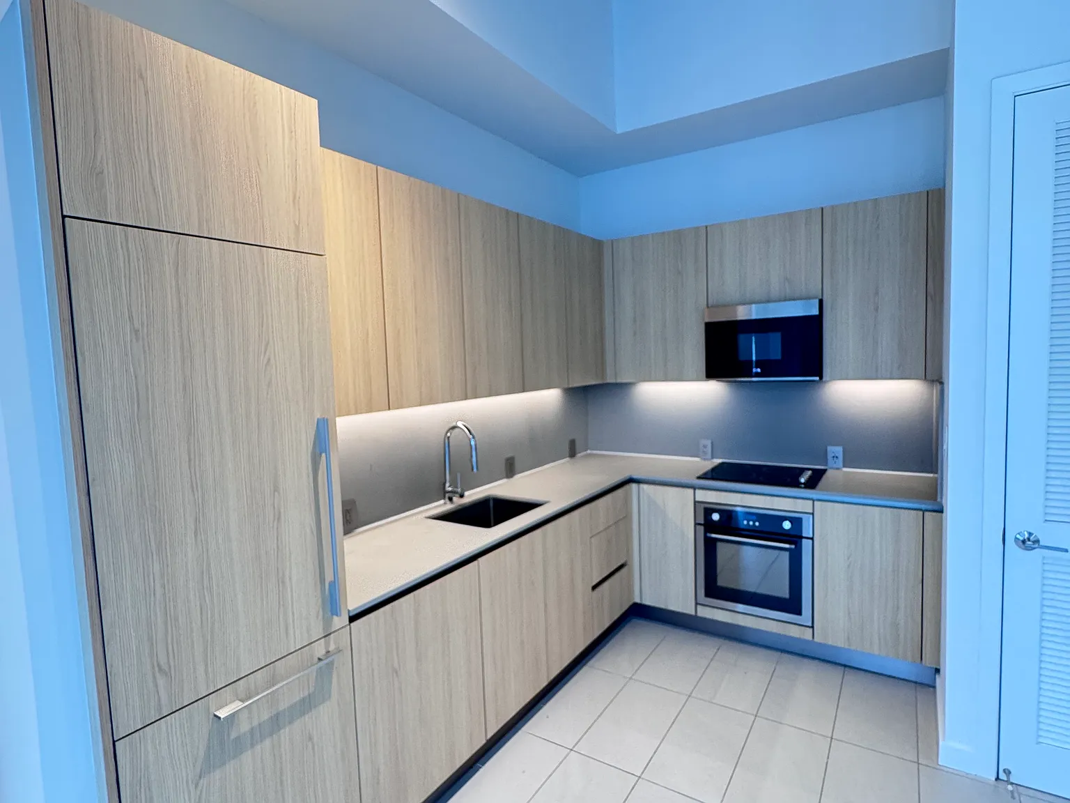 2 bed, 1000 sqft, $3,250 — Photo 3