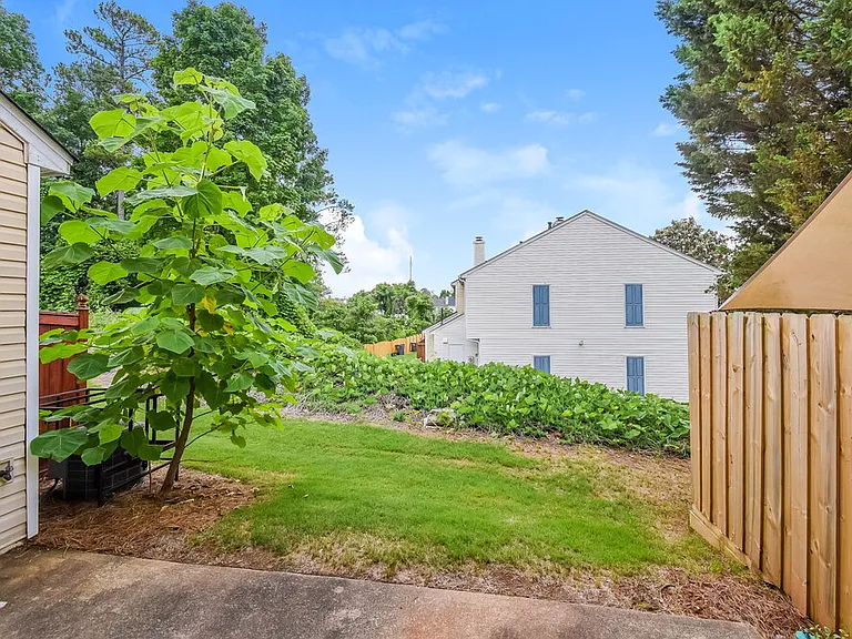 23 Highoak Dr NE — Photo 17
