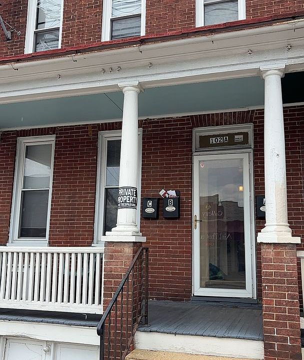 1st image of 102 W Main St