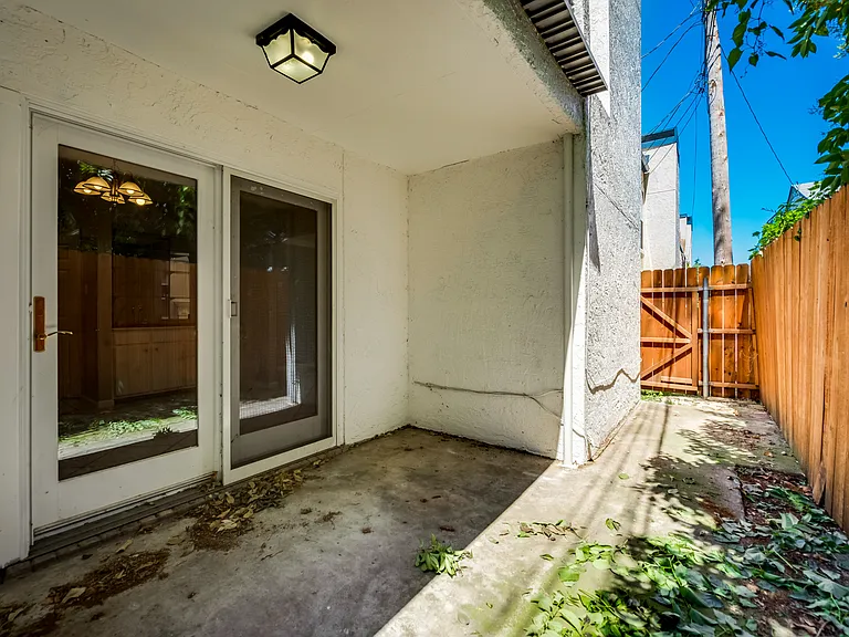 2205 Park Hill Dr — Photo 17