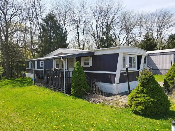 6 Concord Cir, Freedom, PA 15042