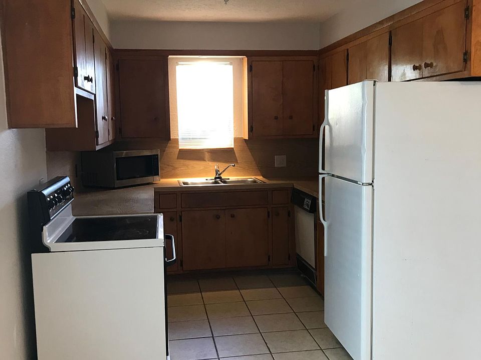 2nd image of 119 S 23rd St