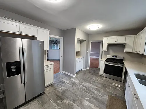 2424 Pioneer Ave Photo 1