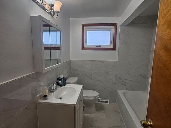 3rd image of 44 Aurora Dr