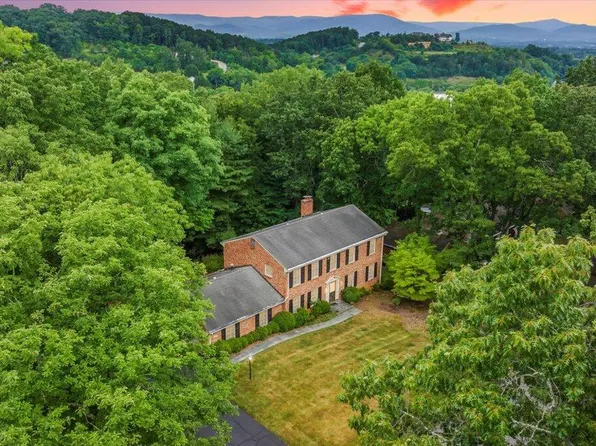 5220 Archer Dr, Roanoke, VA 24018