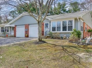 102 Conestoga Dr #B, Manchester Township, NJ 08759