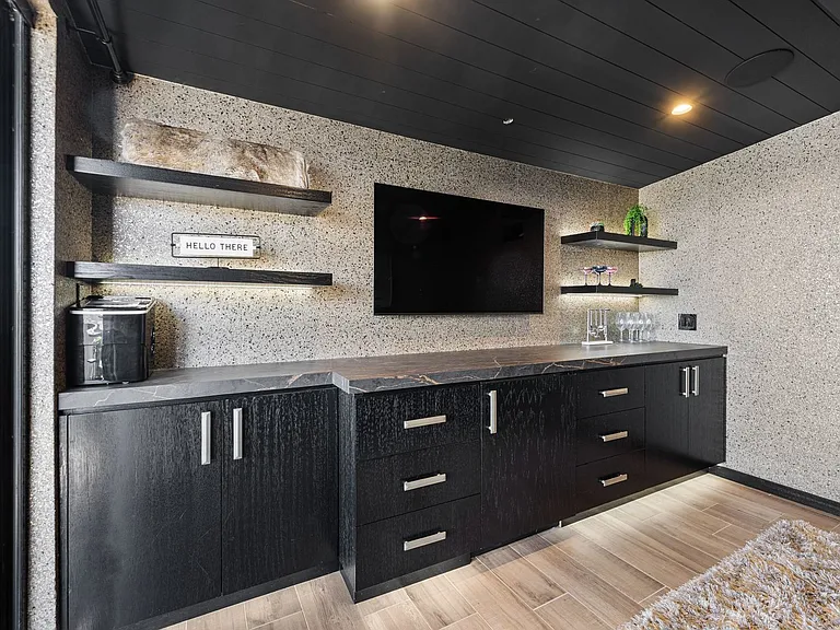2037 E Ocean Blvd — Photo 43