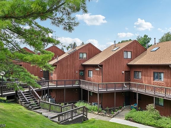 2nd image of 1 Beaver Creek Dr BLDG 1 #4