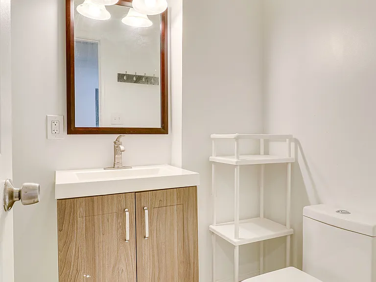409 Constitution Ave NE #6 — Photo 4