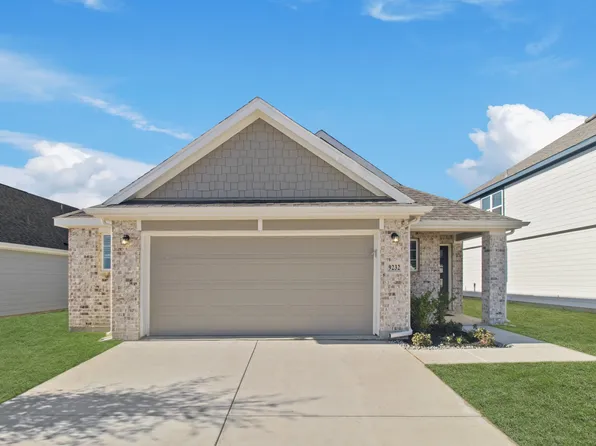 9232 Union Pacific Dr, Crowley, TX 76036