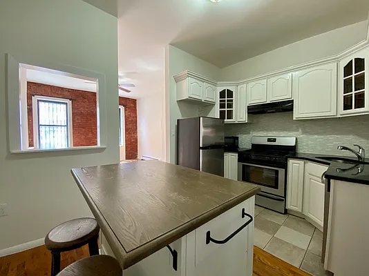 Rented by Bohemia Realty Group | media 12