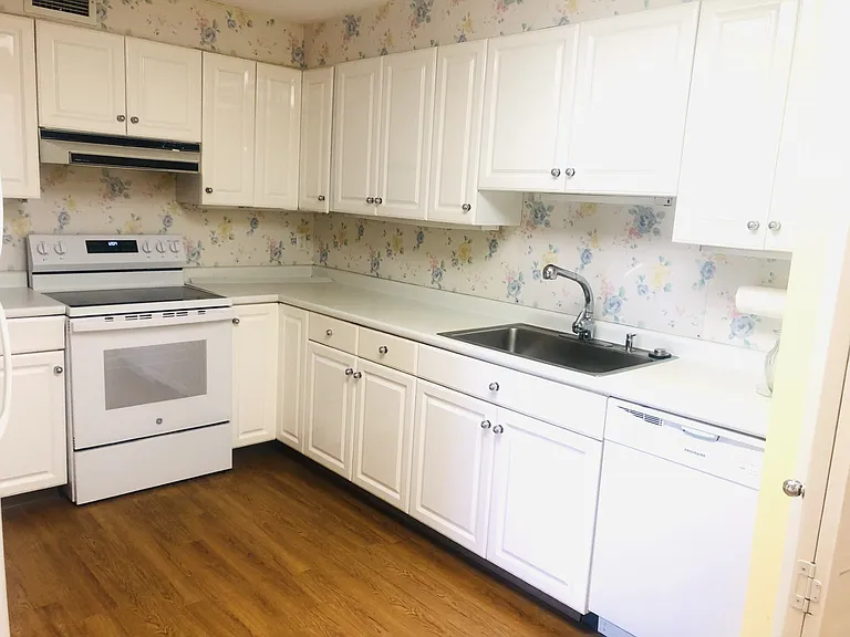 402 Paradise Rd #2L — Photo 4