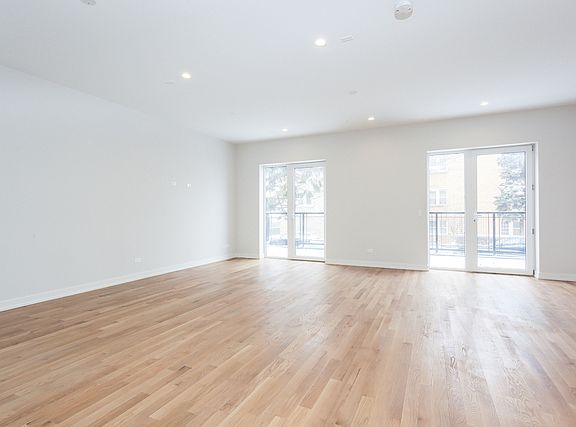 4th image of 2201 W Medill Ave APT 1E