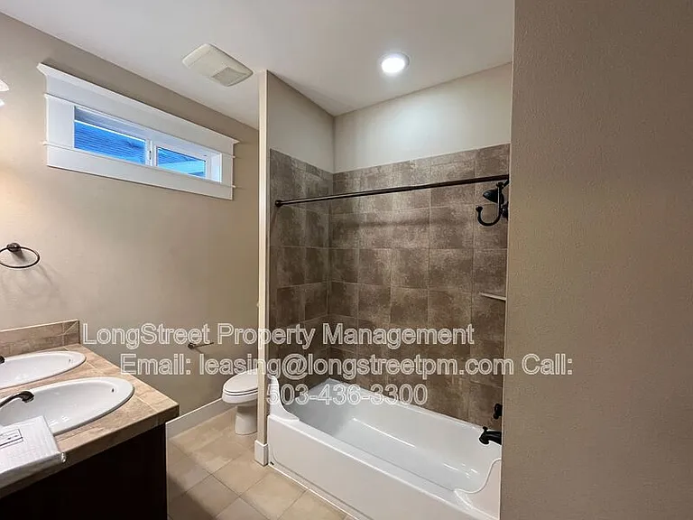 532 NE Sumner St #A — Photo 11