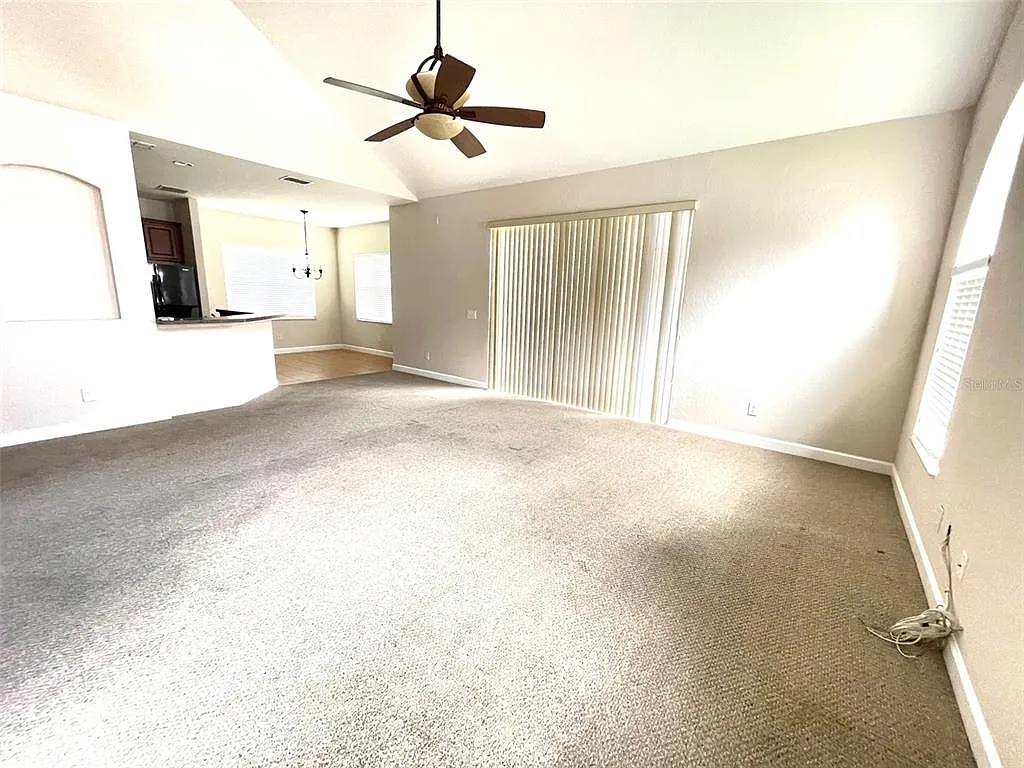 4 bed, 2.5 bath, 2967 sqft, $2,495 — Photo 2
