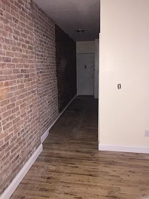 Rented by Uptown Flats LLC | media 29