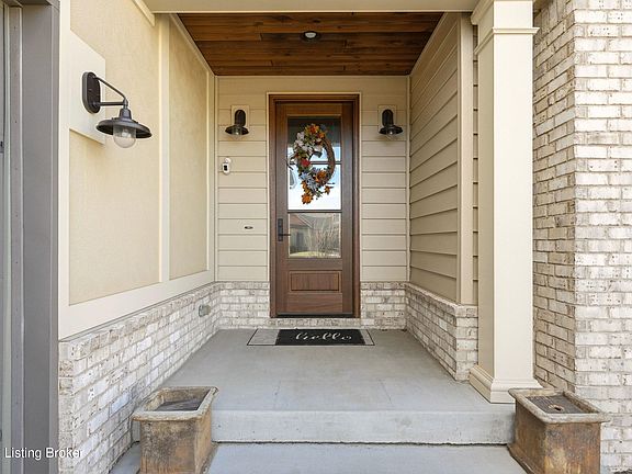 4th image of 108 Christine Ct