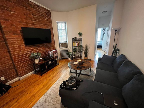 2nd image of 250 W 20th St APT 5RE