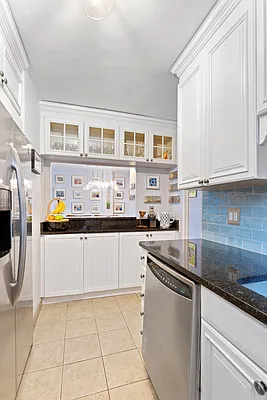 Sold by Triplemint | media 7