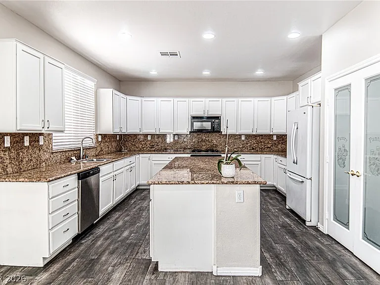 6545 Black Oaks St — Photo 19