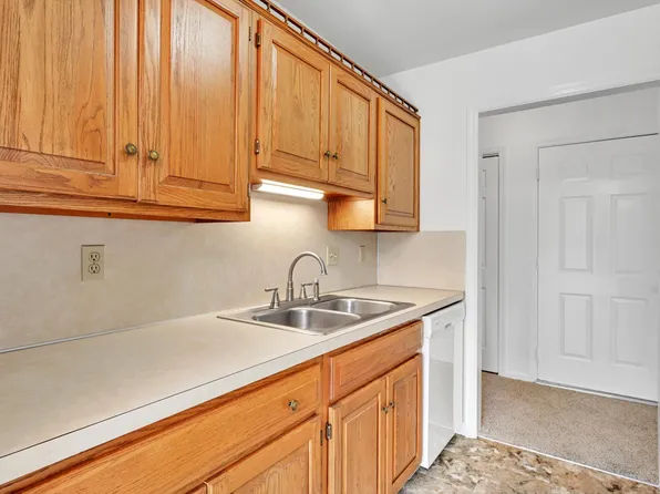 233 Miller Rd, Akron, PA