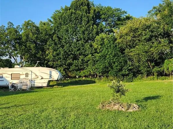 6 Quail Ln, Linn Valley, KS 66040
