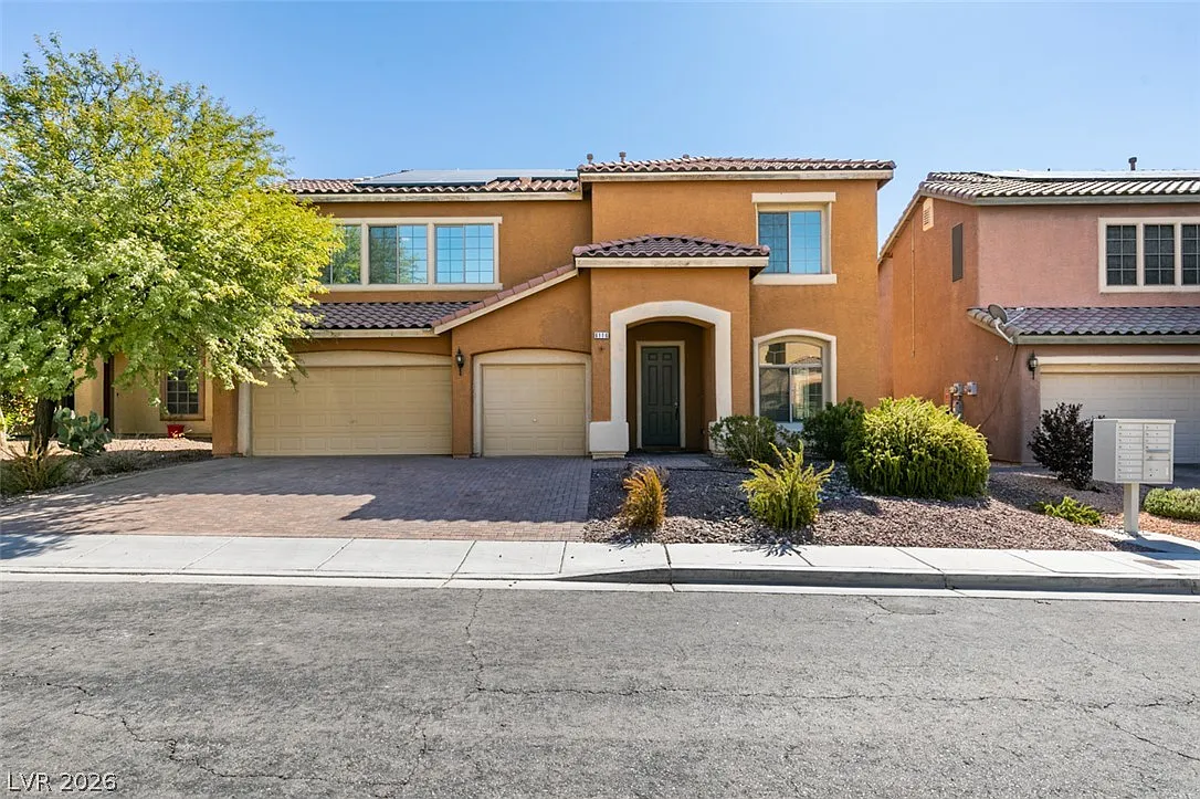 5 bed, 4.0 bath, 3395 sqft, $2,700 — Photo 1