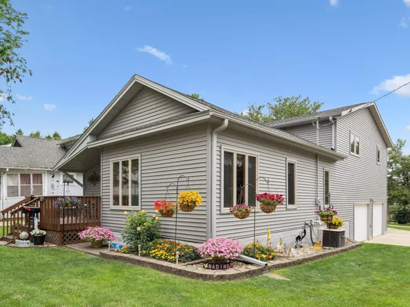 100 7th Ave SE, Oelwein, IA 50662