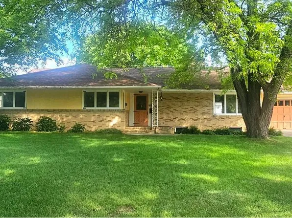 505 E 3rd St, Morris, MN 56267