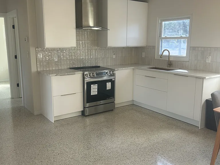 9399 Sun Isle Dr NE — Photo 11