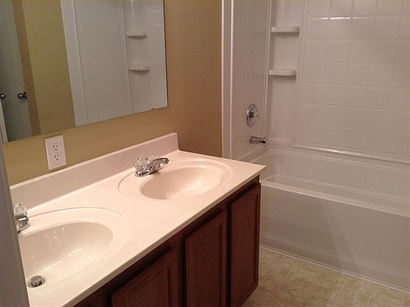 5th image of 2810 Lake Terrace Dr