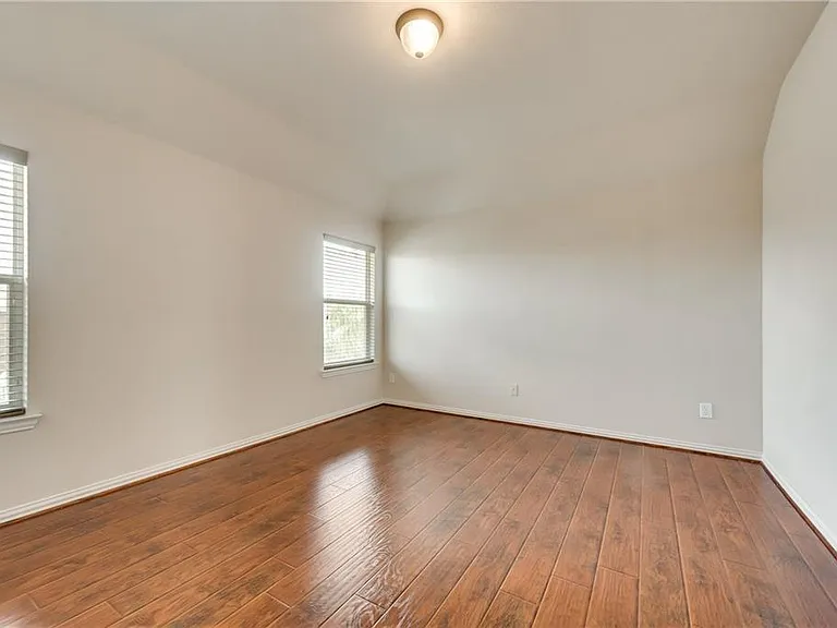434 Teagarden Ct — Photo 34