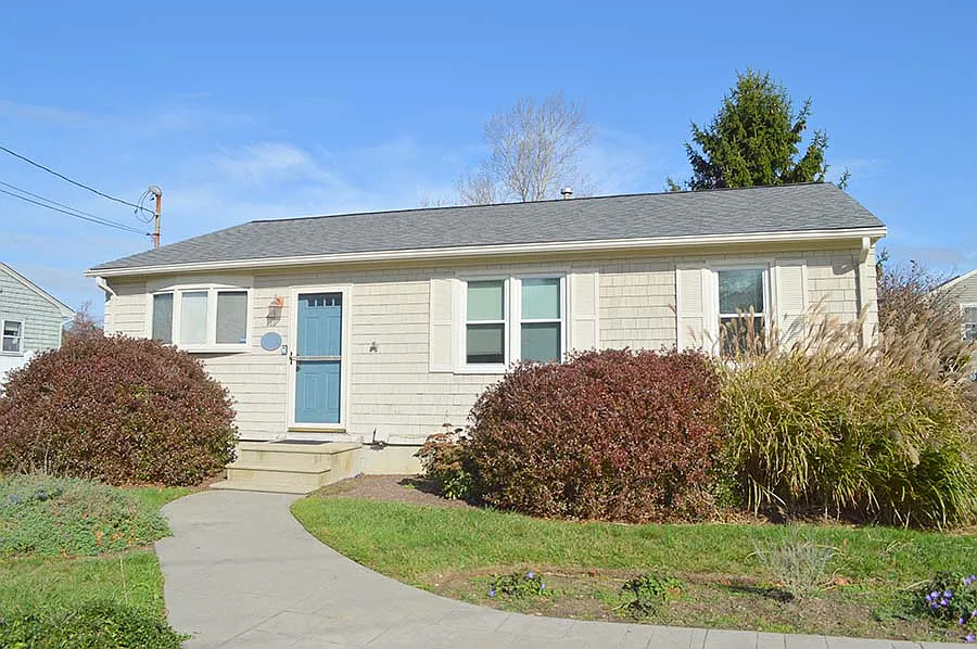 3 bed, 936 sqft, $2,850 — Photo 1