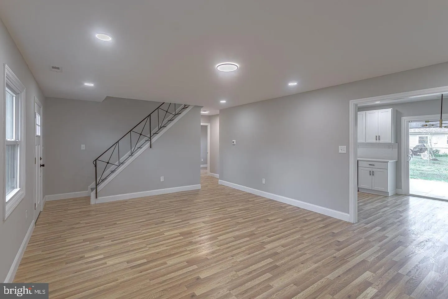 4 bed, 2.0 bath, 1497 sqft, $3,500 — Photo 3