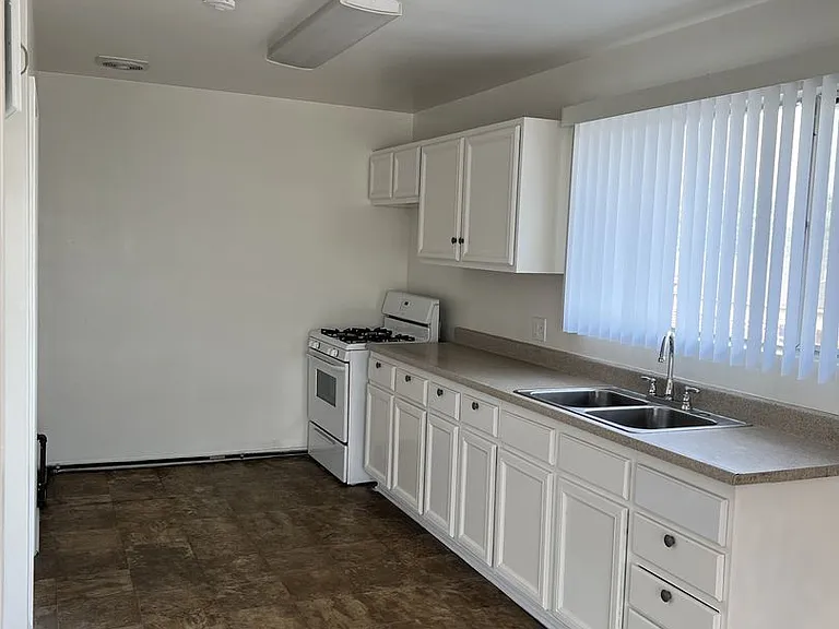 Bellaire Apartments — Photo 7