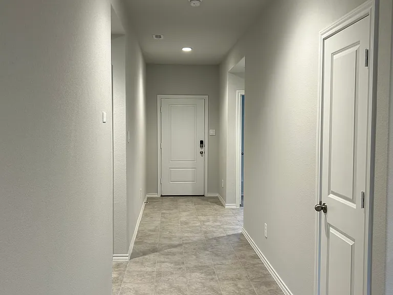 108 Piping Rock Dr — Photo 3