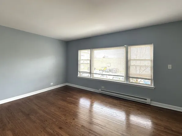 7628 N Milwaukee Ave APT 2B, Niles, IL 60714